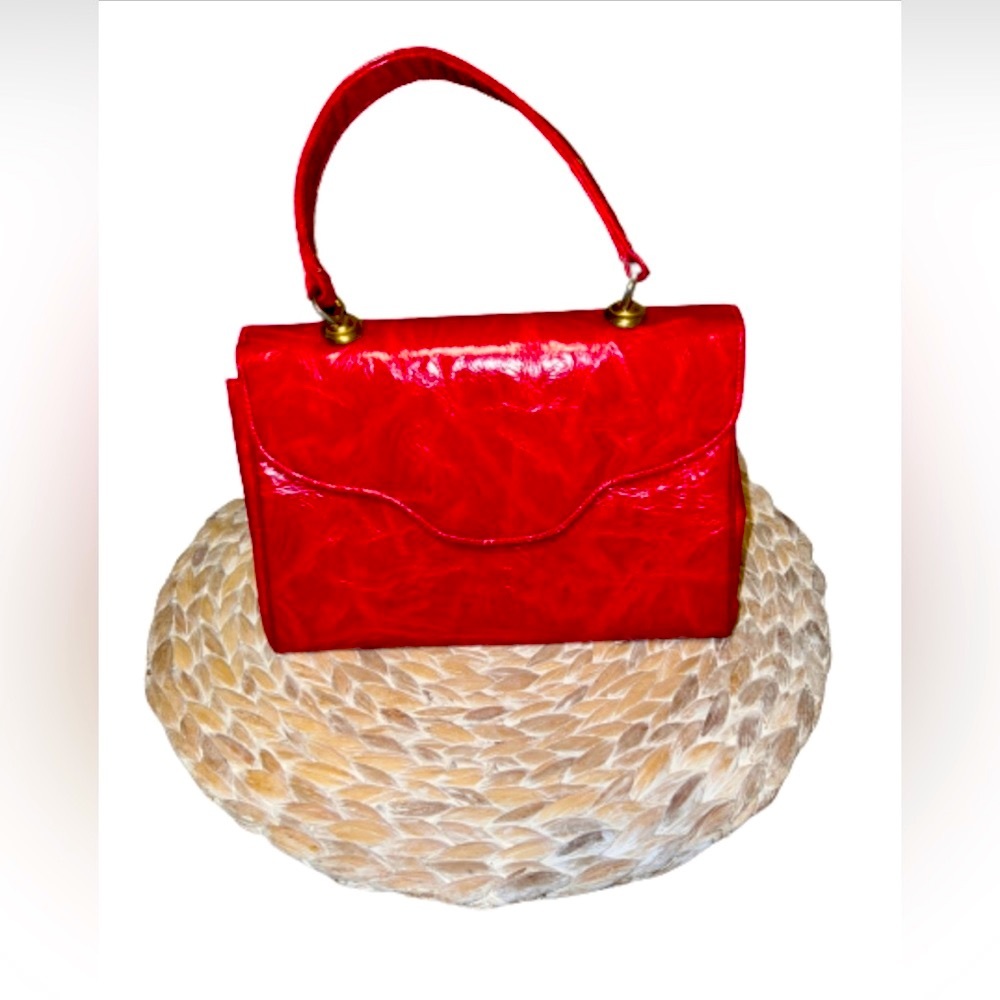 Vintage Style Craft Miami Bright Red Patent Lthr Style Purse w 1 carry handle.